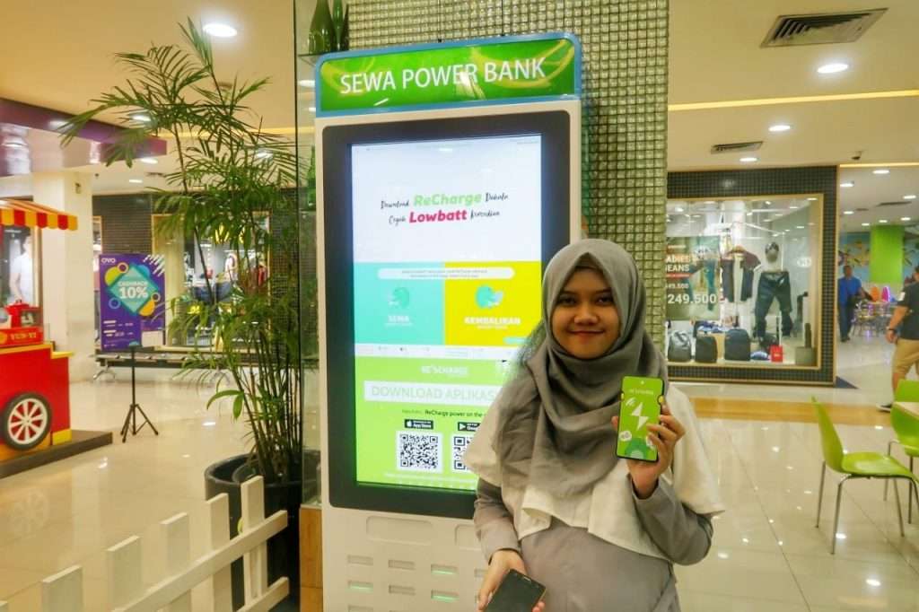 sewa power bank di stasiun