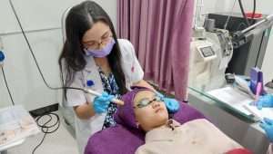 kulit glowing natural dengan manfaat laser wajah