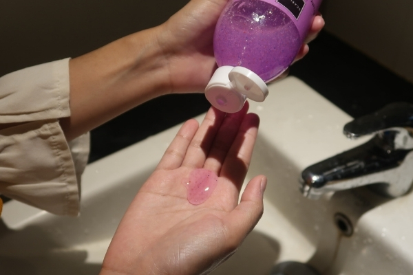 scarlett whitening shower scrub review