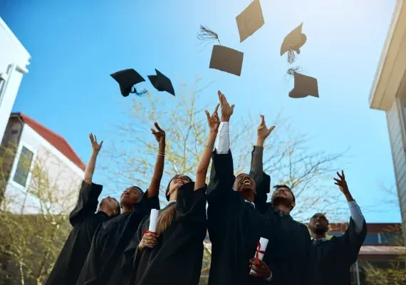Kuliah di Indonesia Udah Jadi Kewajiban